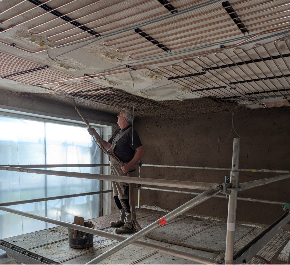 Wand- Deckenheizung mit Lehmputz